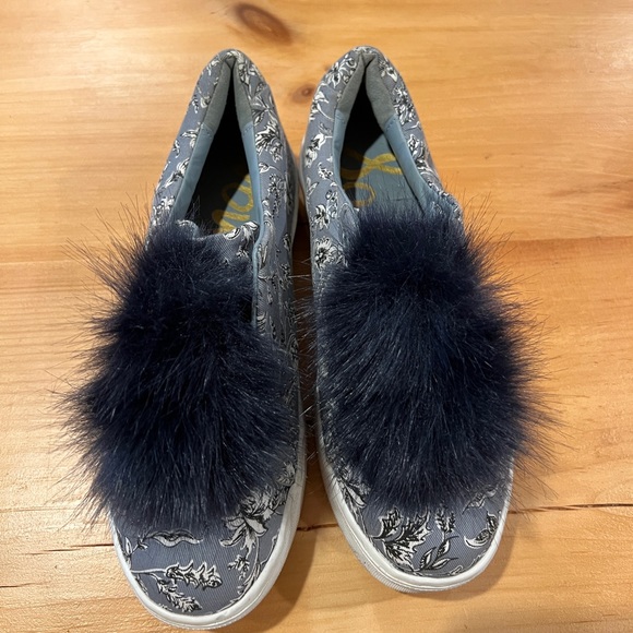 Sam Edelman Floral Leya Pom Laceless Sneaker - Picture 2 of 6